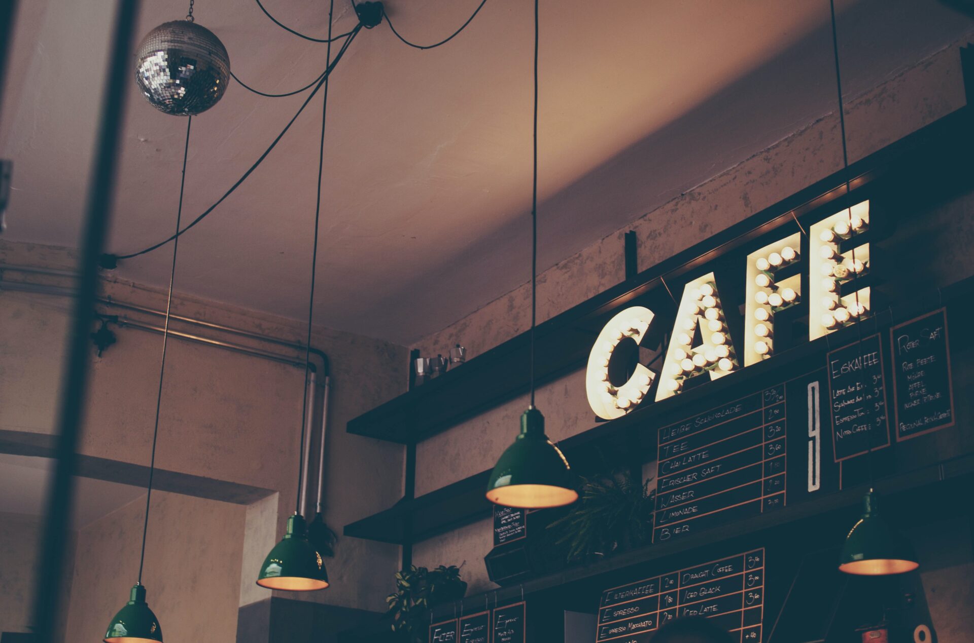 Picture of a cafe signifying the barista job in barista FIRE.